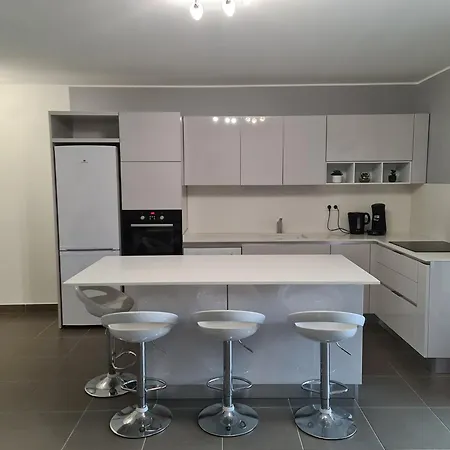 T2 55 M2 4 Pers Jacuzzi Terrasse 55m2 *